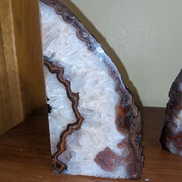 Agate Geode Section Natural Crystal Stone Bookends / Decor Pieces​ - Picture 14 of 15